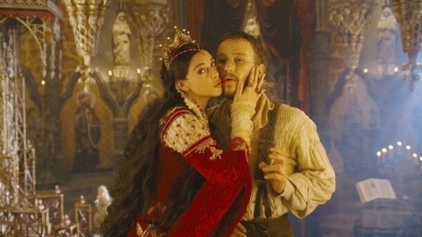 От хорроров до готических мелодрам: 7 оригинальных киноадаптаций сказок От хорроров до готических мелодрам: 7 оригинальных киноадаптаций сказок