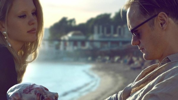 «Бескрайний бассейн»: Рецензия Киноафиши