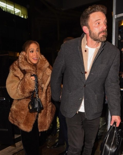 «Не думала, что это произойдёт со мной»: Дженнифер Лопес трогательно обратилась к Бену Аффлеку «Не думала, что это произойдёт со мной»: Дженнифер Лопес трогательно обратилась к Бену Аффлеку