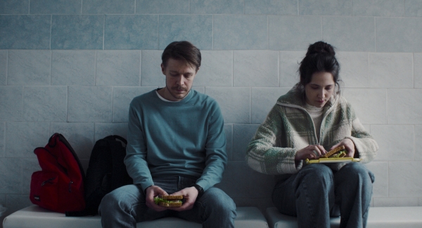 «Здоровый человек»: Рецензия Киноафиши