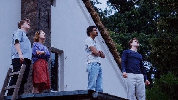 «Красное небо»: Рецензия Киноафиши