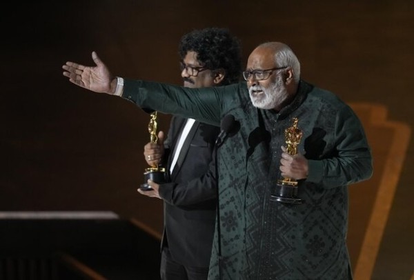 Триумфы, мемы и трогательные речи: чем нам запомнился «Оскар-2023»