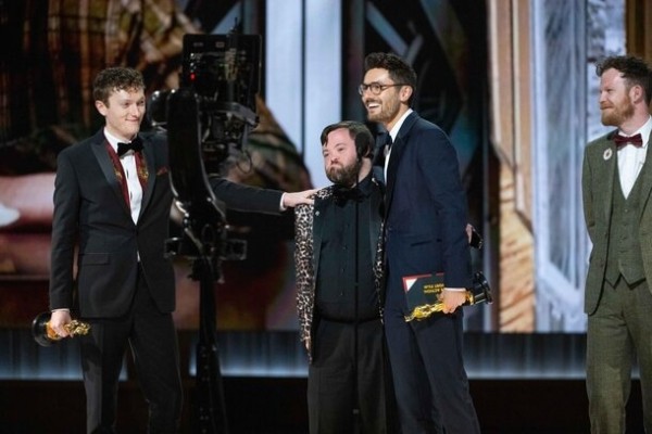 Триумфы, мемы и трогательные речи: чем нам запомнился «Оскар-2023»