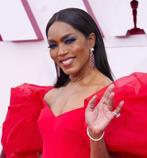 Лучшие бьюти-образы за всю историю премии «Оскар» Лучшие бьюти-образы за всю историю премии «Оскар»