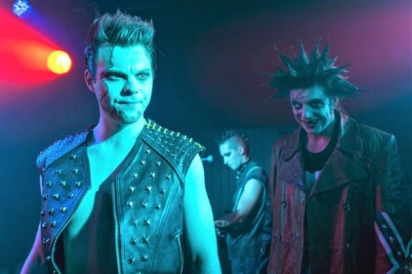 Что смотреть на выходных: сериал про «Короля и Шута», «Дейзи Джонс и The Six» и последний танец Супер Майка 