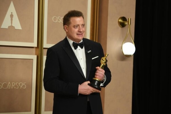 Триумфы, мемы и трогательные речи: чем нам запомнился «Оскар-2023»