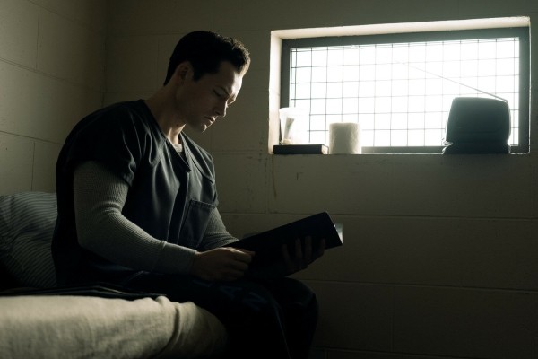 От «Черной птицы» до «Уэнсдэй»: 11 сериалов 2022 года, которые хочется номинировать на «Оскар»