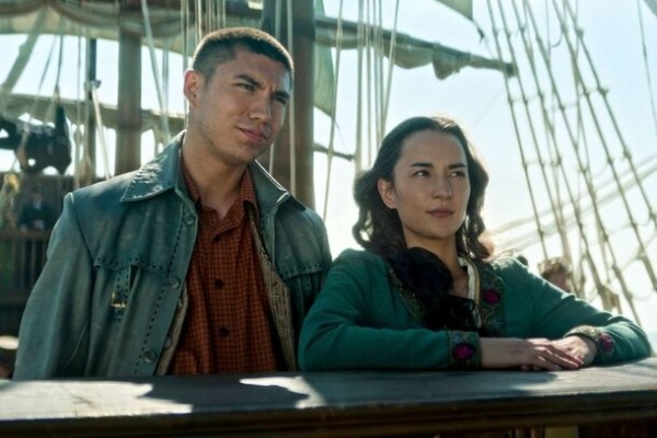 Что смотреть на выходных: «Кокаиновый медведь», финал «Теда Лассо» и Кира Найтли в триллере про маньяка 