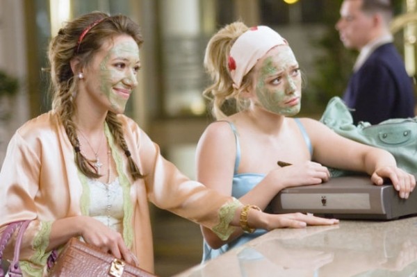 Маски для лица нельзя держать дольше 20 минут? Какие еще ошибки мы допускаем в домашнем уходе