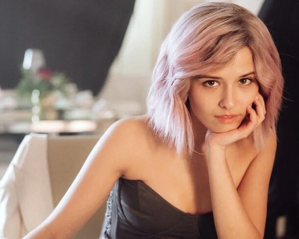 Самовыражение – хит сезона: разбираем стиль в сериале «Жить жизнь» 