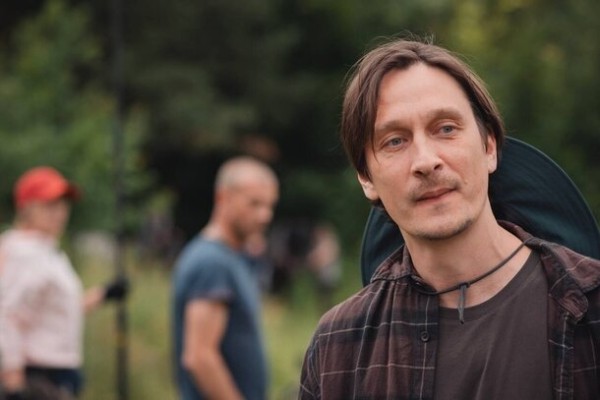 Собака, пленочный фотоаппарат и «Храброе сердце»: как 90-е годы вспоминают создатели сериала «Мир! Дружба! Жвачка!»