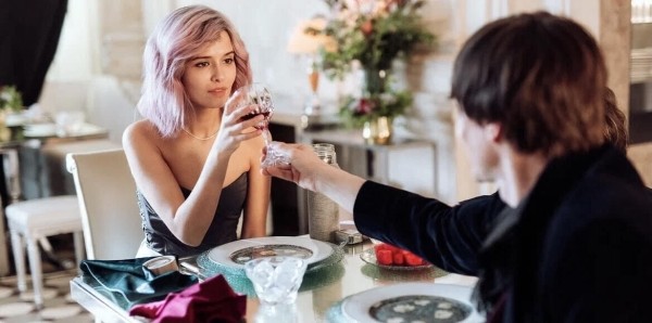 «Жить жизнь»: Рецензия Киноафиши