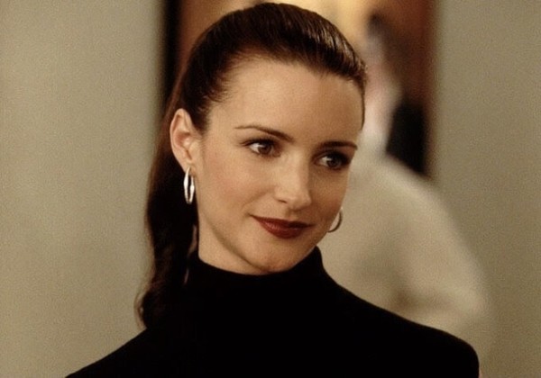 Духи мечты для Кэрри и антиэйдж-сыворотка для Саманты: косметика, которую бы выбрали героини «Секса в большом городе» Духи мечты для Кэрри и антиэйдж-сыворотка для Саманты: косметика, которую бы выбрали героини «Секса в большом городе»