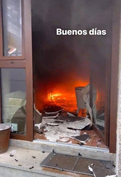 Звезда «Бумажного дома» Мигель Эрран чудом спасся из своего горящего дома Звезда «Бумажного дома» Мигель Эрран чудом спасся из своего горящего дома