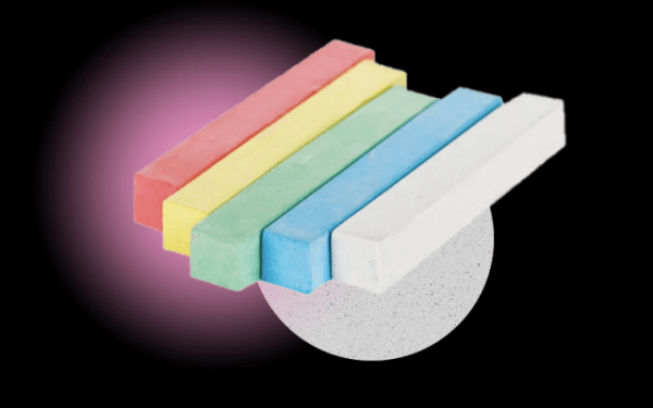 7 экстремальных бьюти-лайфхаков из СССР: иголка для ресниц и пиво вместо лака для волос