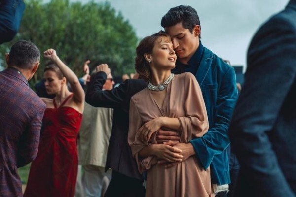 Биографические драмы и триллеры: 8 лучших российских сериалов первой половины 2023 года Биографические драмы и триллеры: 8 лучших российских сериалов первой половины 2023 года