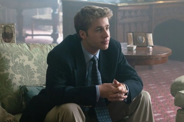 Netflix опубликовал новые кадры из шестого сезона «Короны» с молодыми Уильямом и Кейт