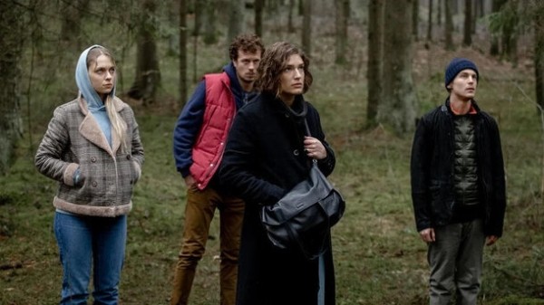 Не «Твин Пиксом» единым: 6 новых загадочных сериалов Не «Твин Пиксом» единым: 6 новых загадочных сериалов