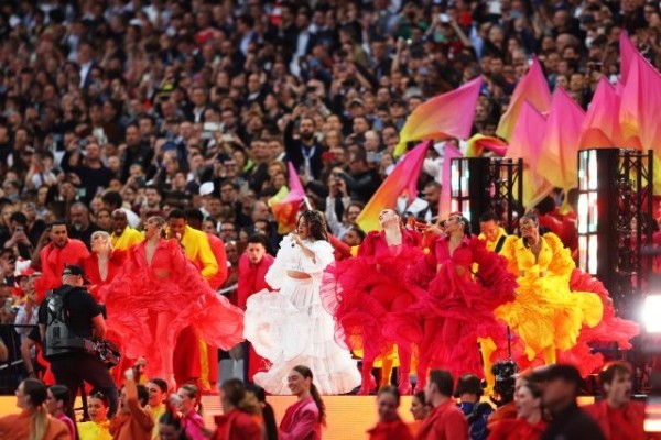 Камила Кабелло поссорилась с футбольными фанатами