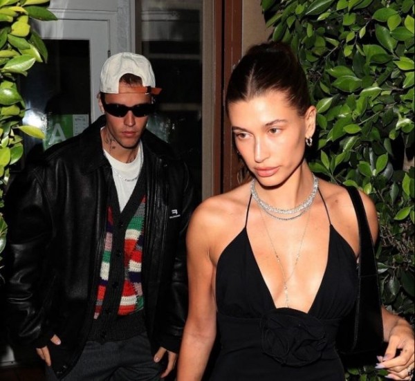 Как у Хейли Бибер: 5 лайфхаков, чтобы сделать идеальный гладкий пучок