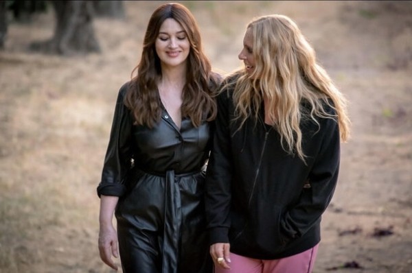 Мафиозная комедия от режиссера «Сумерек»: 10 веских причин посмотреть фильм «Мама мафия»