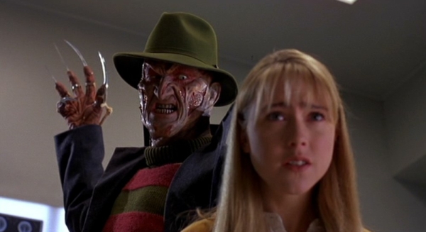 Кто скрывается под маской: самая полная история культового жанра слэшер