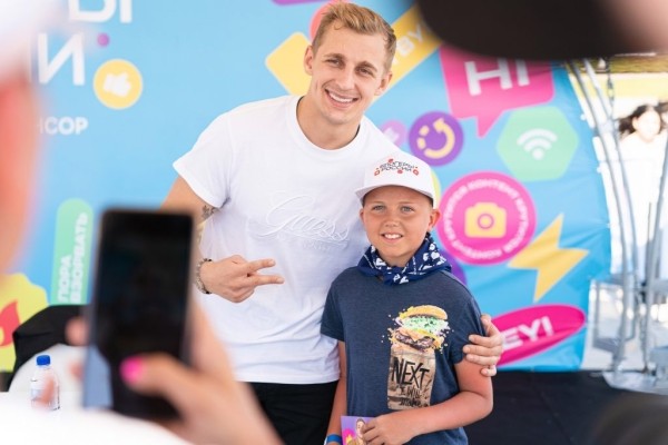 Ольга Бузова, Тима Акимов, Bittuev и другие на фестивале «Блогеры России» в Москве