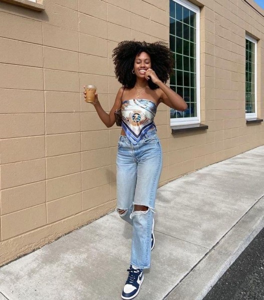 Тренд: кроп-топ из платка. Рассказываем, как его сделать и как носить Тренд: кроп-топ из платка. Рассказываем, как его сделать и как носить