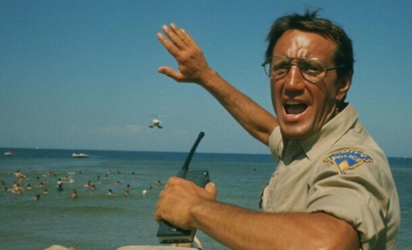 Подростки против маньяка и акула-убийца: 6 летних фильмов ужасов Подростки против маньяка и акула-убийца: 6 летних фильмов ужасов