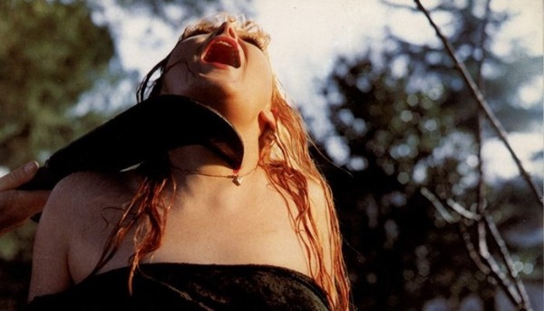 Кто скрывается под маской: самая полная история культового жанра слэшер