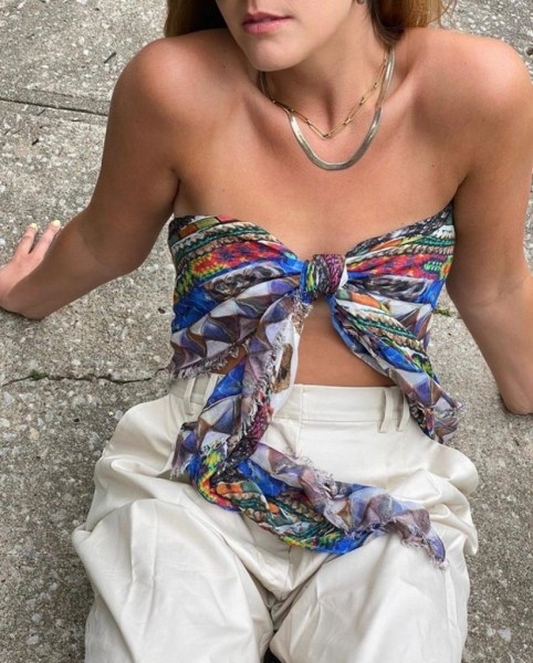 Тренд: кроп-топ из платка. Рассказываем, как его сделать и как носить Тренд: кроп-топ из платка. Рассказываем, как его сделать и как носить