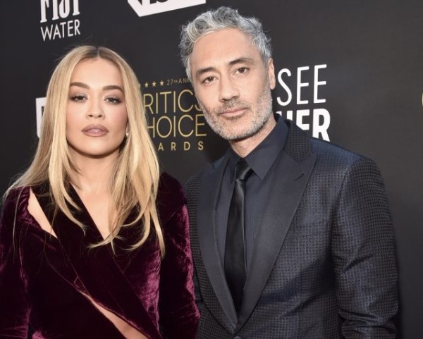 СМИ: Тайка Вайтити и Рита Ора обручились