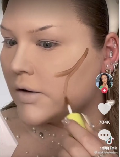 Новый лайфхак от Никки Туториалс: как сделать идеальный контуринг лица?