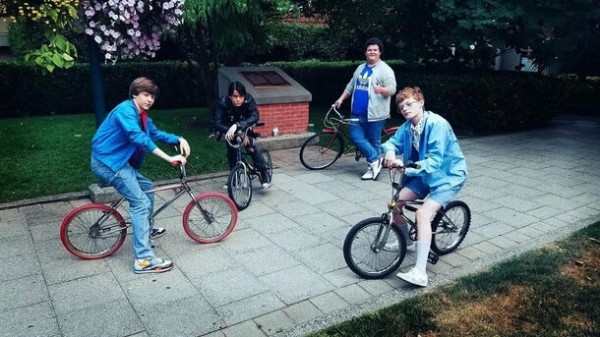 Подростки против маньяка и акула-убийца: 6 летних фильмов ужасов Подростки против маньяка и акула-убийца: 6 летних фильмов ужасов