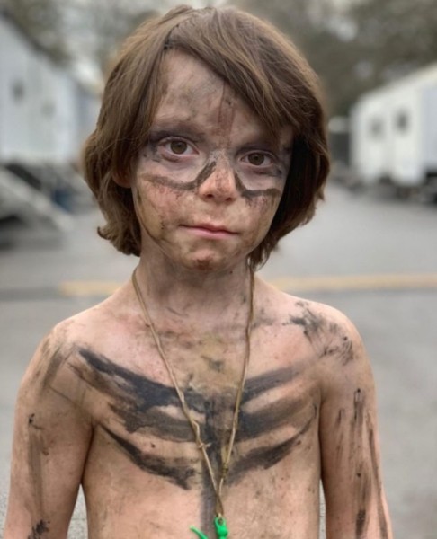 Как создавался грим для 4 сезона «Очень странных дел»: протезирование лица Хоппера и прическа в стиле 80-х Карен Уилер