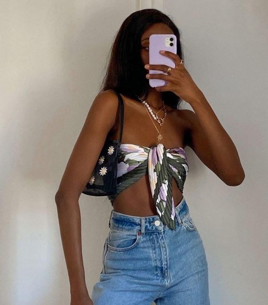 Тренд: кроп-топ из платка. Рассказываем, как его сделать и как носить Тренд: кроп-топ из платка. Рассказываем, как его сделать и как носить