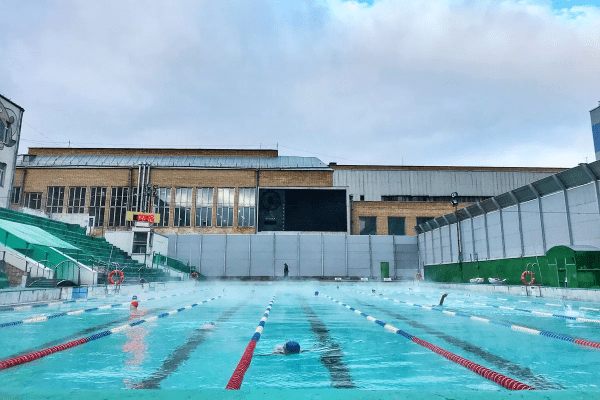 Планы на лето: 10 лучших открытых бассейнов в Москве Планы на лето: 10 лучших открытых бассейнов в Москве