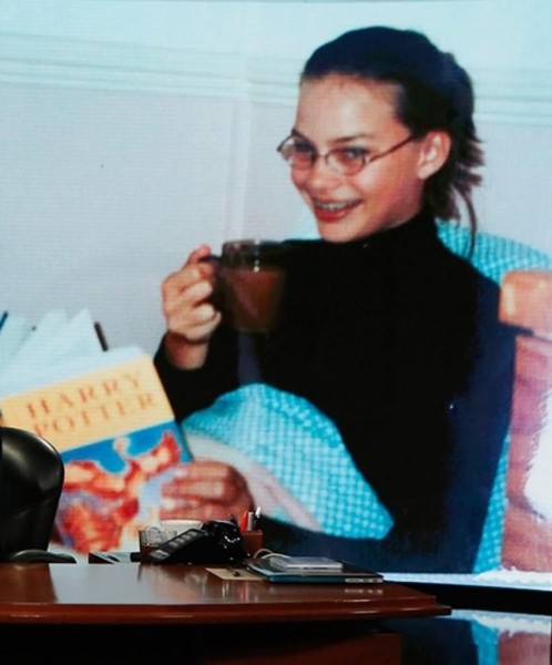 Вспомнить все: в Сети появились детские фото Марго Робби. Спойлер: они очень милые