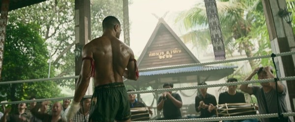 «Чужак»: Рецензия Киноафиши