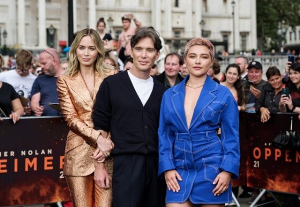 Киллиан Мерфи рассказал о постельных сценах с Флоренс Пью в «Оппенгеймере» Киллиан Мерфи рассказал о постельных сценах с Флоренс Пью в «Оппенгеймере»