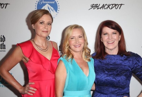 10 лет спустя: чем сегодня занимаются актеры культового «Офиса» 