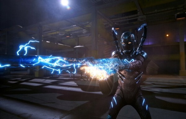 Он вам не букашка: 5 фактов о супергерое Синем Жуке Он вам не букашка: 5 фактов о супергерое Синем Жуке