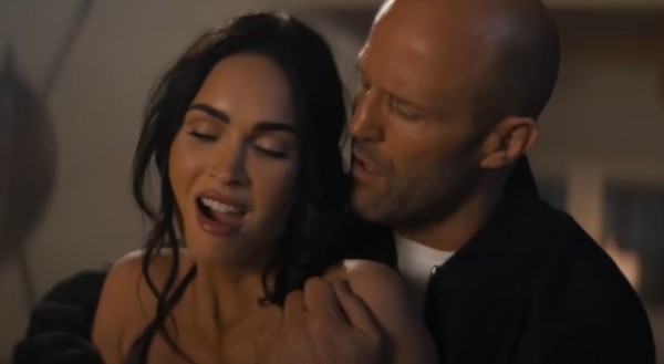 Эротическая сцена Меган Фокс и Джейсона Стэйтема в трейлере «Неудержимых-4» Эротическая сцена Меган Фокс и Джейсона Стэйтема в трейлере «Неудержимых-4»