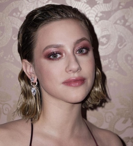 3 трендовые прически для тонких волос: как сделать пучок, «мокрую» укладку и полуволну? 3 трендовые прически для тонких волос: как сделать пучок, «мокрую» укладку и полуволну?