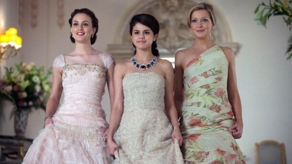 Волшебница, принцесса или детектив: 5 лучших ролей Селены Гомес