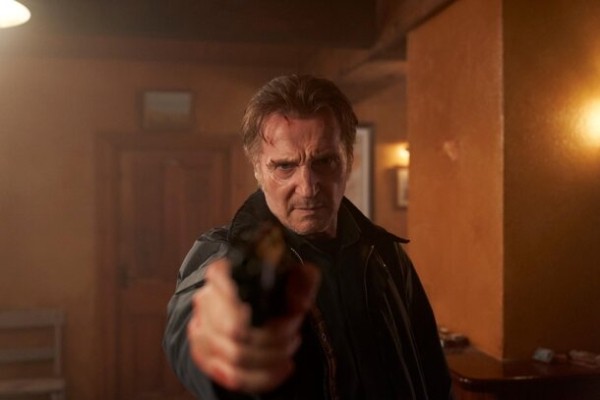 Киллер Лиам Нисон сражается с террористами в трейлере триллера «Последний наемник» Киллер Лиам Нисон сражается с террористами в трейлере триллера «Последний наемник»