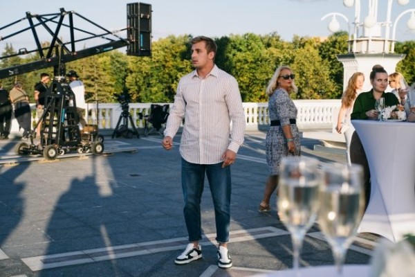 Саша Стоун мог сыграть Серкана Болата в «Постучись в мою дверь»