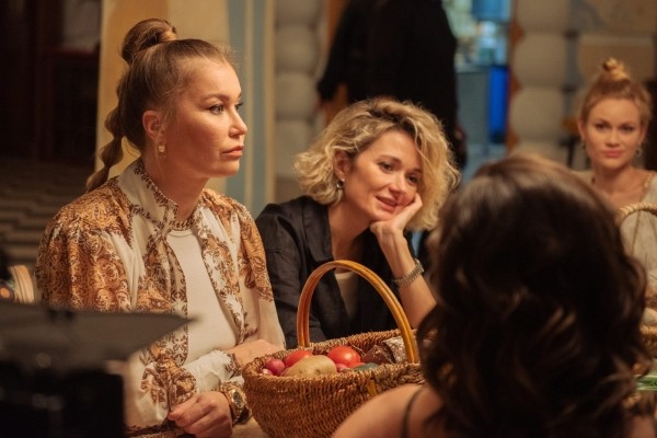 Делимся первыми кадрами со съемок нового сезона «Беспринципных» Делимся первыми кадрами со съемок нового сезона «Беспринципных»