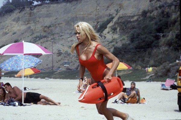 10 культовых кинокупальников: какие бикини стали легендарными