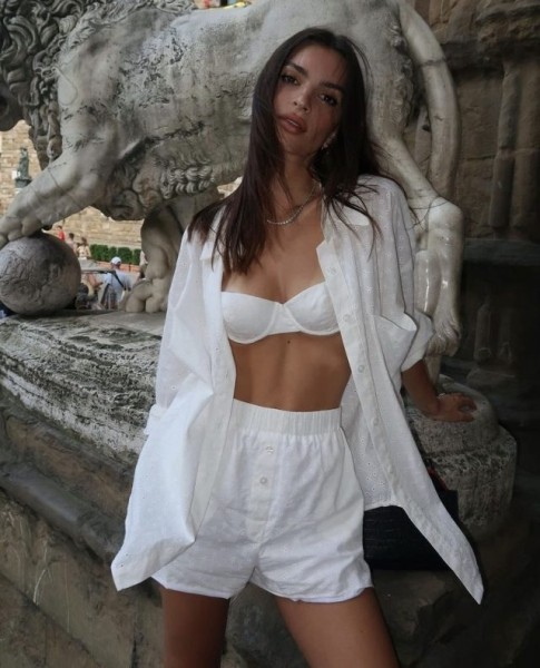 Эмили Ратаковски раскритиковала движение MeToo Эмили Ратаковски раскритиковала движение MeToo